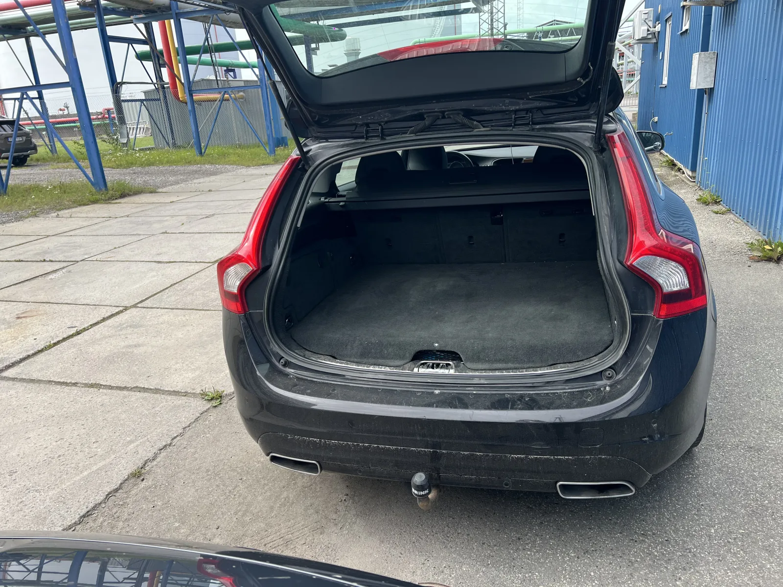 Luggage compartment of a transfer vehicle